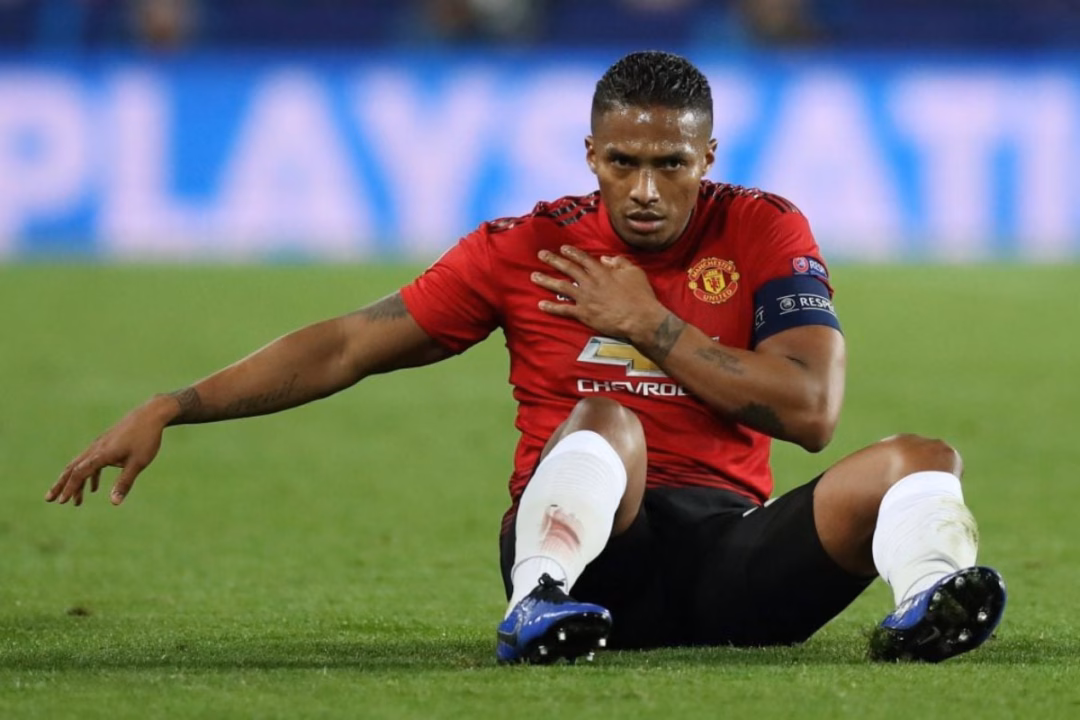 Antonio Valencia Hậu vệ Antonio Valencia người Ecuador từng khoác áo Manchester United