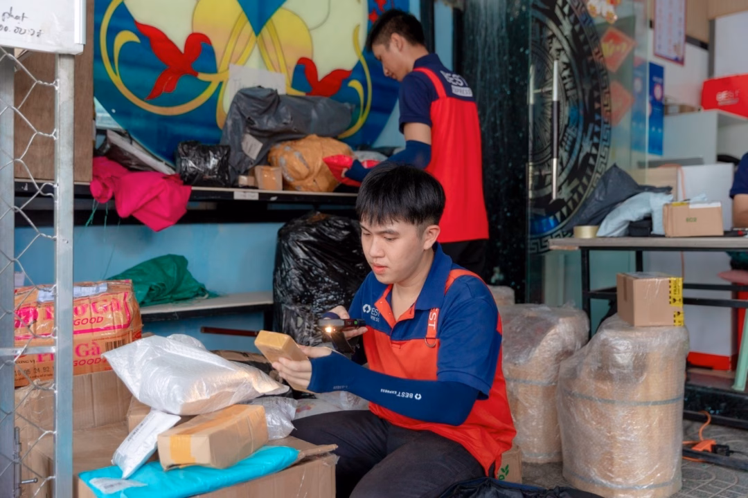 Nhu cầu chuyển phát ngoài sàn tăng cao Nhu cầu chuyển phát ngoài sàn tăng cao