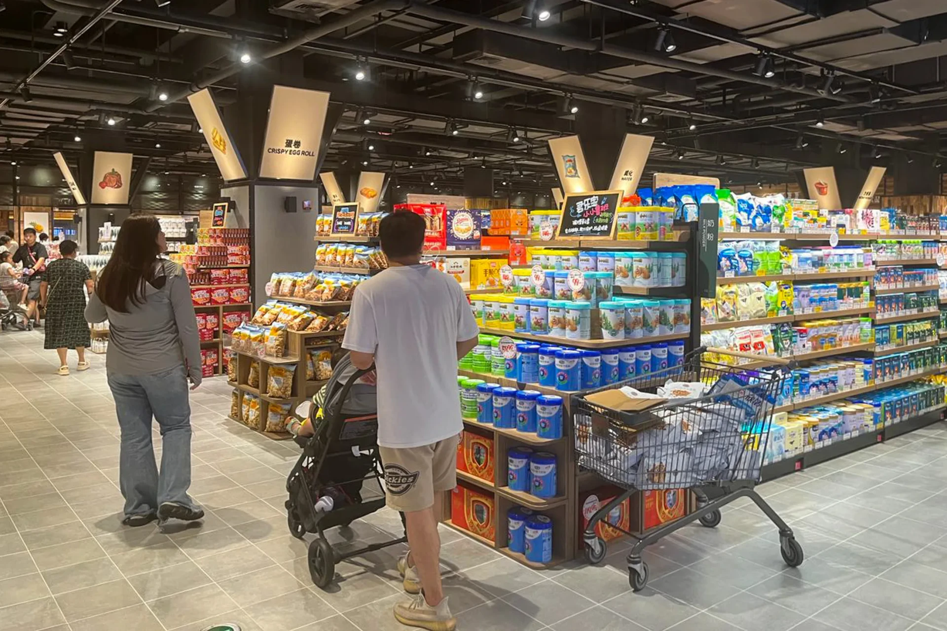 Tiêu dùng vẫn sẽ là lĩnh vực được chính phủ Trung Quốc tập trung cải thiện (Ảnh: Bloomberg)