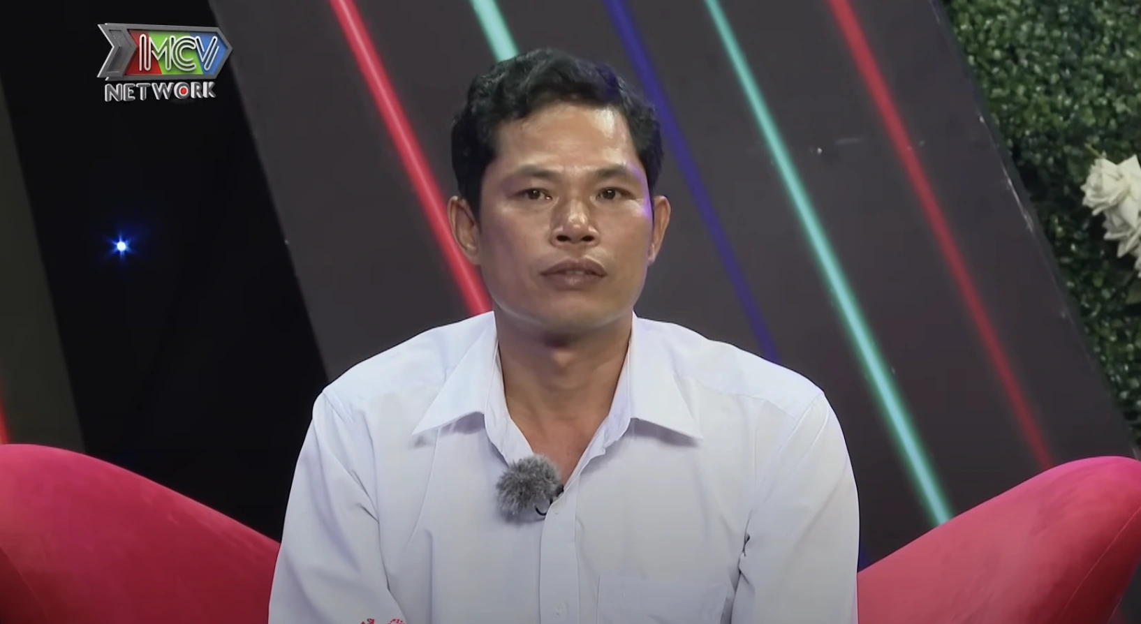 Cặp đôi 42 và 43 tuổi không hợp nhau vì một chi tiết nhỏ Văn Vẽ bị vợ bỏ đi theo người phụ nữ khác sau hơn 10 năm chung sống