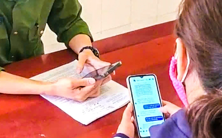 Đề xuất cấm sóng nghệ sĩ vi phạm pháp luật
Bộ Văn hóa: Sẽ có ‘cấm sóng’ với người nổi tiếng vi phạm Đề xuất thể chế hóa việc 'cấm sóng' nghệ sĩ vi phạm pháp luật - Ảnh 4.