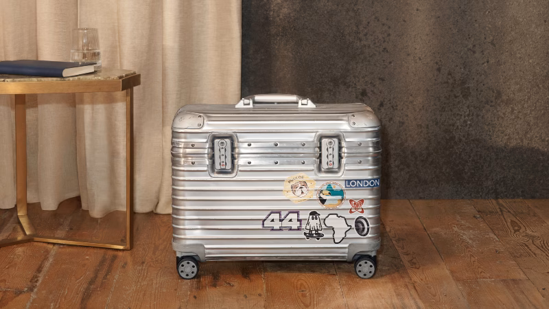 Hamilton và RIMOWA – đam mê đồng hành trên đường đua và hành trình tỷ đô
