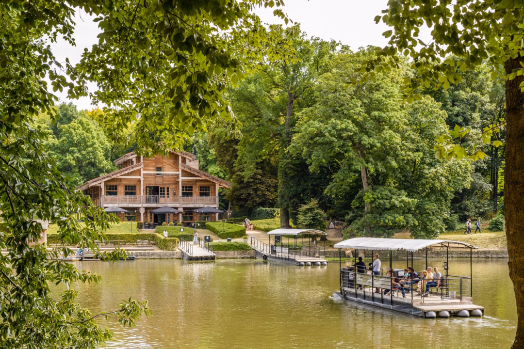 Hồ Bois de la Cambre chính là địa điểm du lịch mùa hè Brussels không thể bỏ qua (Nguồn hình: Sưu tầm)