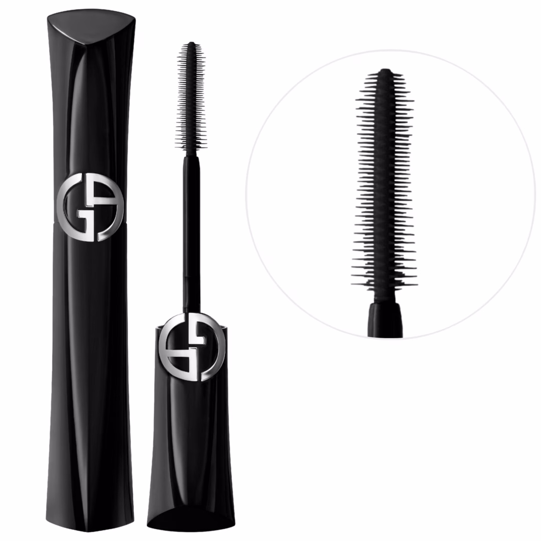 Nghệ sĩ trang điểm Carolina Gonzalez hướng dẫn cách tạo vẻ trang điểm giống như thập niên 70 Armani Beauty
