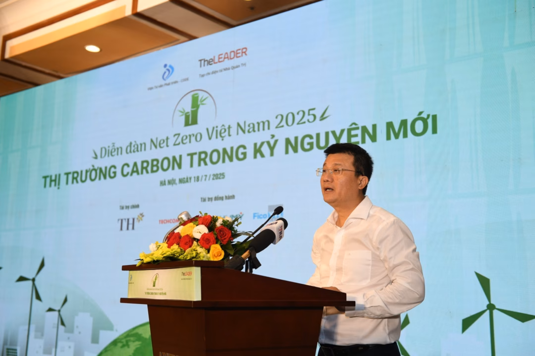 Việt Nam tiến gần mục tiêu phát thải ròng bằng 0 vào năm 2050
TS. Nguyễn Tuấn Quang, Phó Cục trưởng Cục Biến đổi khí hậu, Bộ Nông nghiệp và môi trường tại Diễn đàn Net Zero Việt Nam 2025: Thị trường carbon trong kỷ nguyên mới. Ảnh: Hoàng Anh.