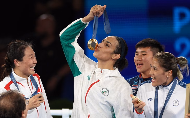 WBC can thiệp, trận đấu boxing của nữ võ sĩ 12 tuổi bị hủy Tranh cãi nảy lửa chuyện nữ võ sĩ 12 tuổi đánh boxing chuyên nghiệp - Ảnh 2.