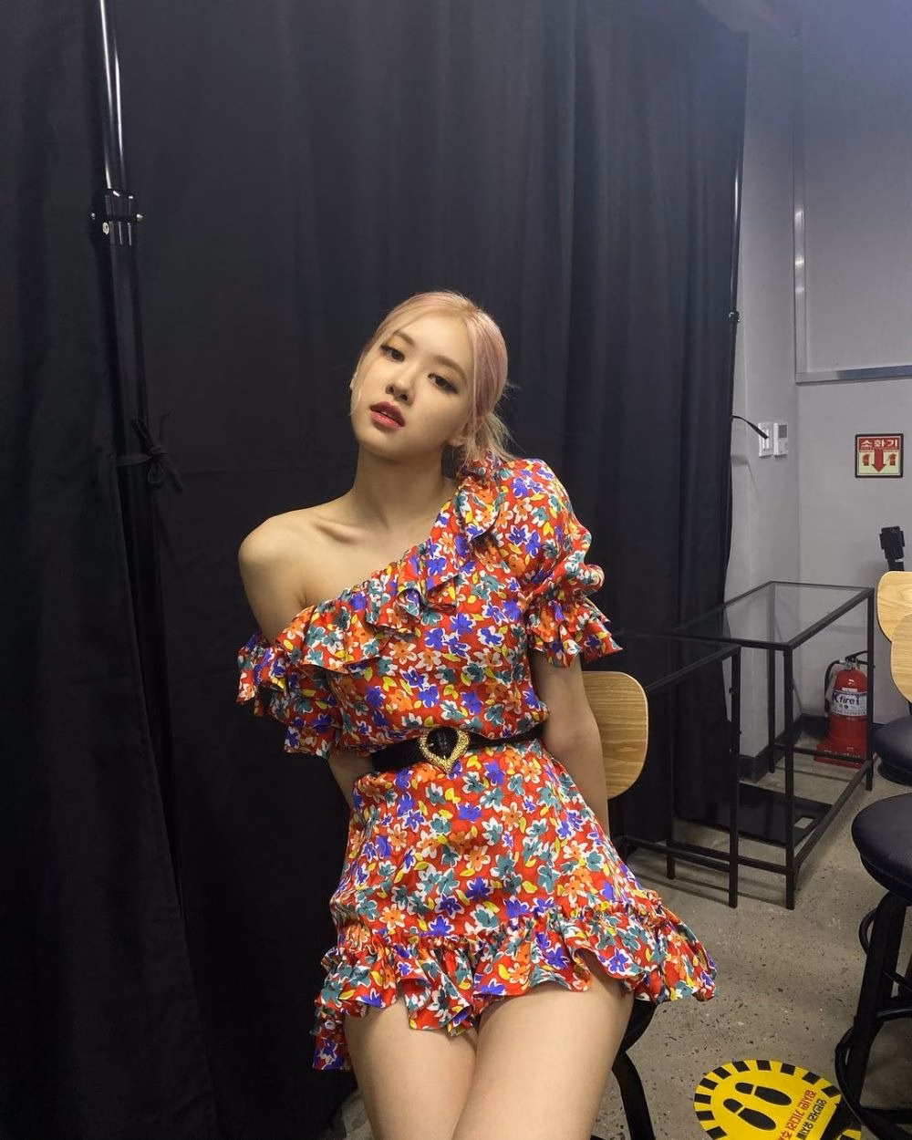 4 cách diện váy hoa tinh tế như Rosé BLACKPINK Rosé diện váy hoa chưa một lần bị chê