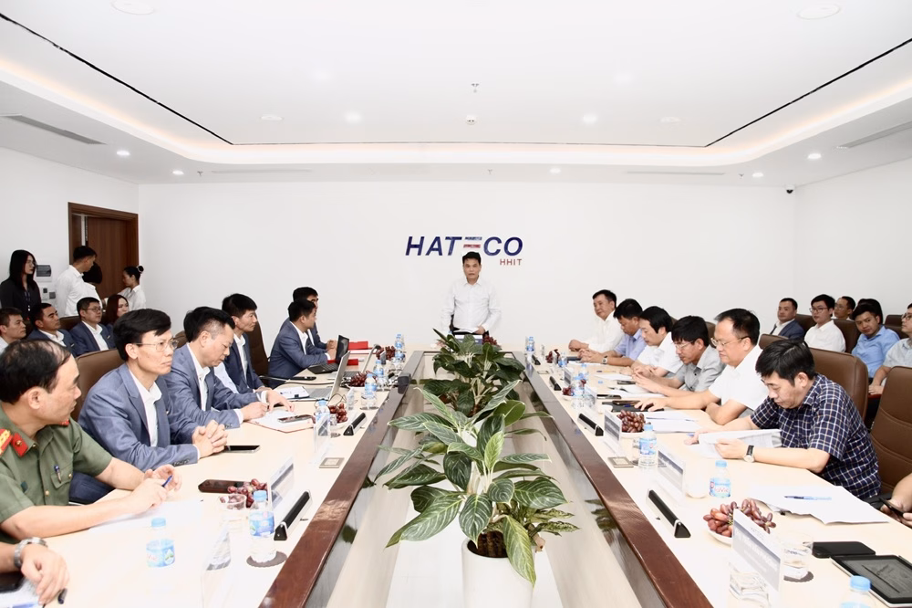 Quang cảnh cuộc làm việc với Tập đoàn Hateco