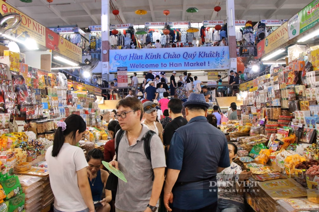 Trong 6 tháng đầu năm 2025, lượng khách Hàn Quốc tới Đà Nẵng ước đạt 870 nghìn lượt (chiếm 32,74% lượng khách quốc tế đến Đà Nẵng), đạt 94,5% so với cùng kỳ năm 2024. Thành phố xác định Hàn Quốc là một trong những đối tác chiến lược hàng đầu dựa trên nền tảng hợp tác vững chắc và sự tương đồng trong tầm nhìn phát triển.