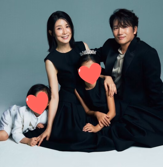 Lee Bo-young Hyeri birthday partypeople' 'conversation' 'photos' 'birthday' 'restaurant.
