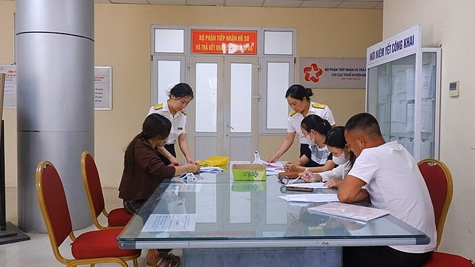 Từ tháng 7, người kinh doanh phải dùng số định danh thay mã số thuế Để đảm bảo thống nhất, đồng bộ dữ liệu quản lý thuế, cơ quan thuế sẽ sử dụng số định danh cá nhân thay cho mã số thuế từ 1/7/2025. Ảnh: T.L