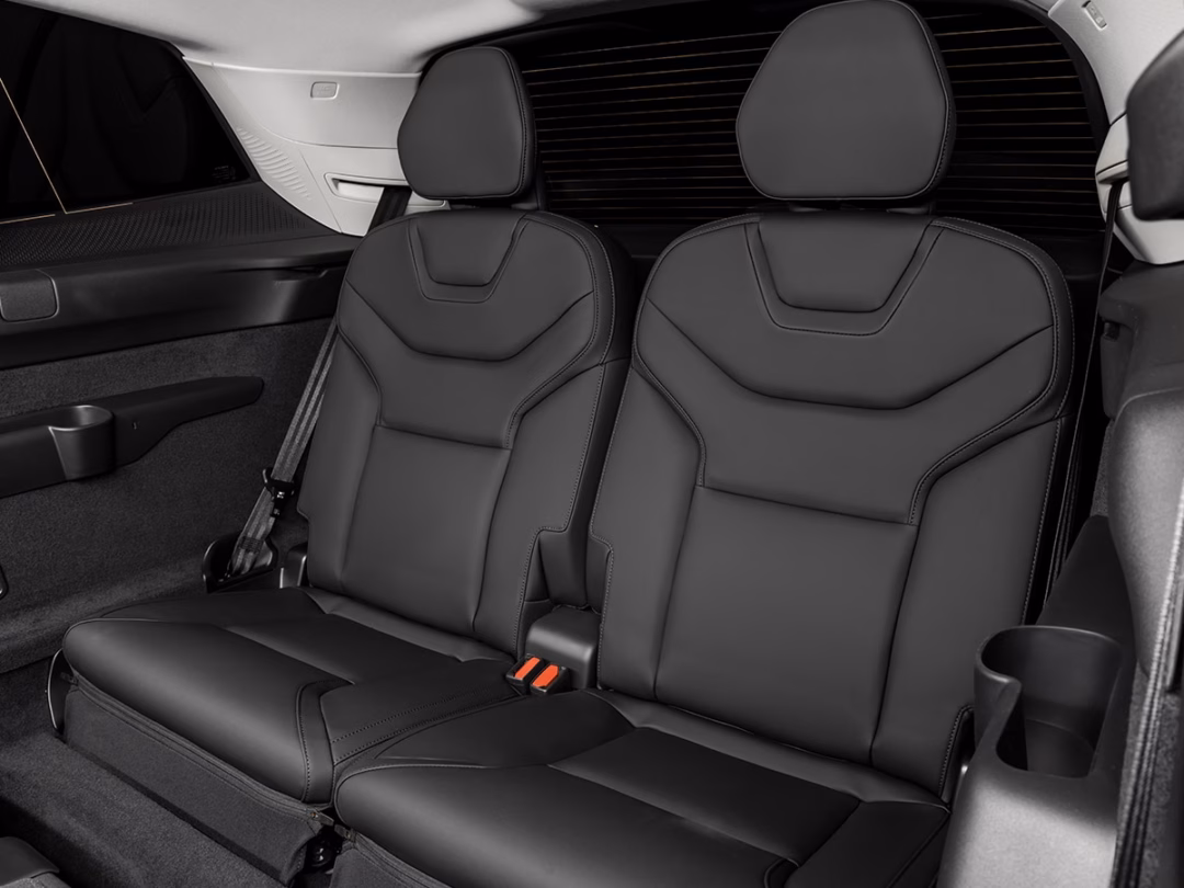 Volvo EX90 – SUV điện 7 chỗ với thiết kế hiện đại và công nghệ vượt trội 2025 Volvo EX90 Plus in Sand Dune | Image: Supplied / Volvo