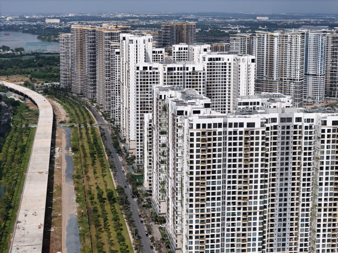 Bất động sản khu Đ&ocirc;ng TP HCM, th&aacute;ng 12/2025