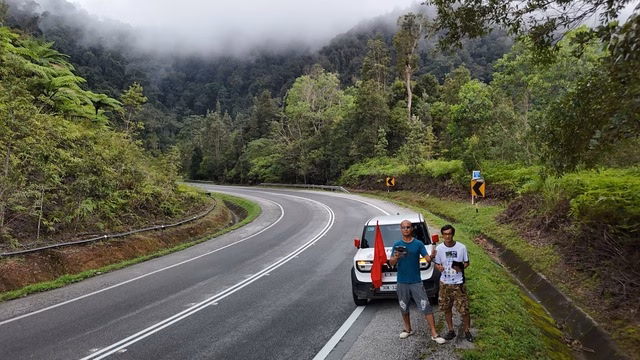 VinFast VF 3 tr&ecirc;n con đường đ&egrave;o Cameron