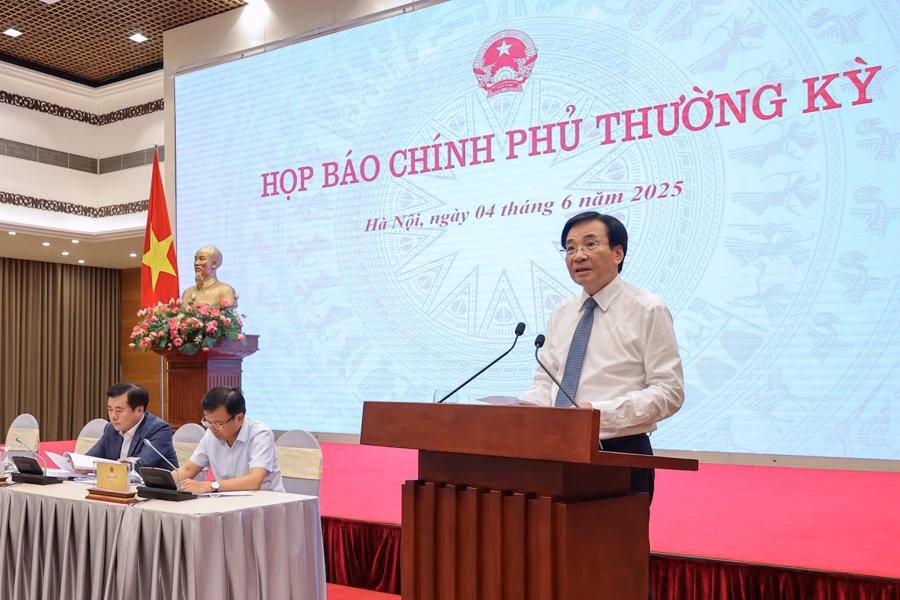 Bộ trưởng, Chủ nhiệm VPCP Trần Văn Sơn