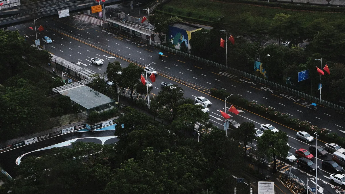 Singapore phạt công ty vận hành tàu điện sau sự cố nghiêm trọng Tàu điện bị trật bánh gây ảnh hưởng lớn đến giao thông