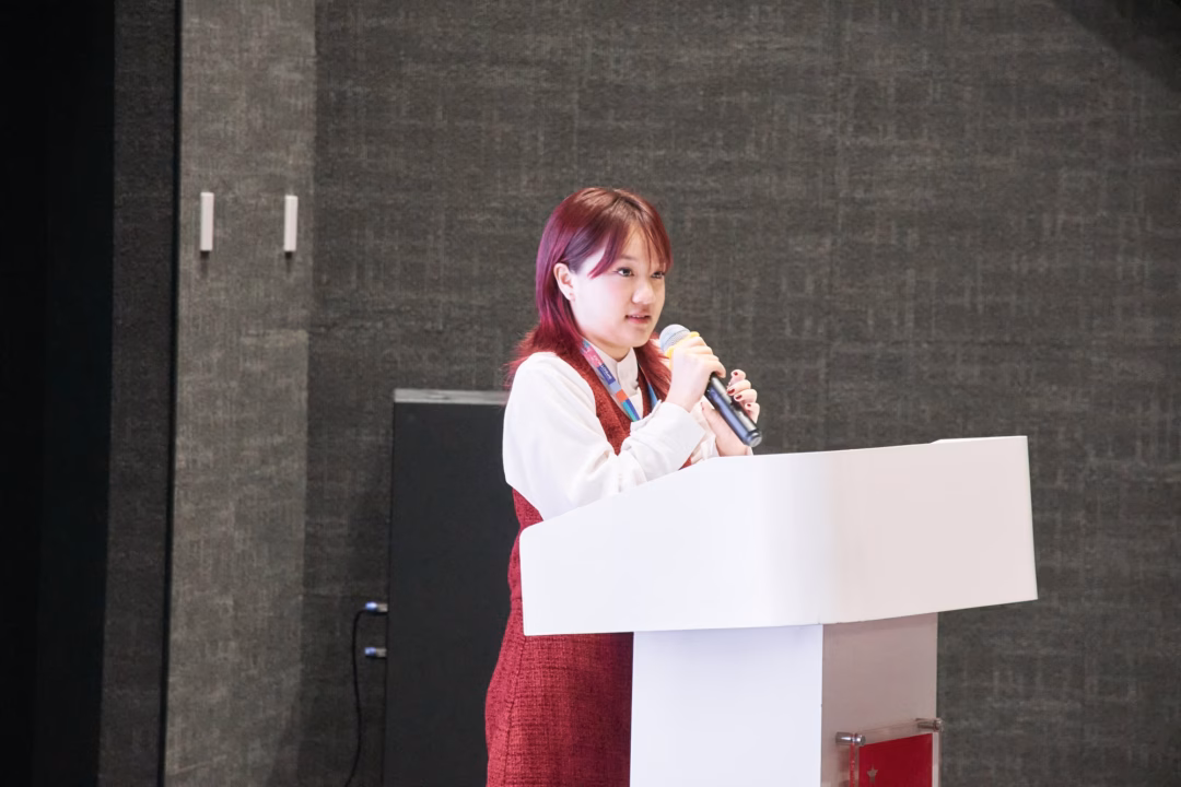 Sinh viên BUV hé mở tài năng tại triển lãm SPECTRUM – Summer Show 2025 Nữ sinh Ngọc Diệp