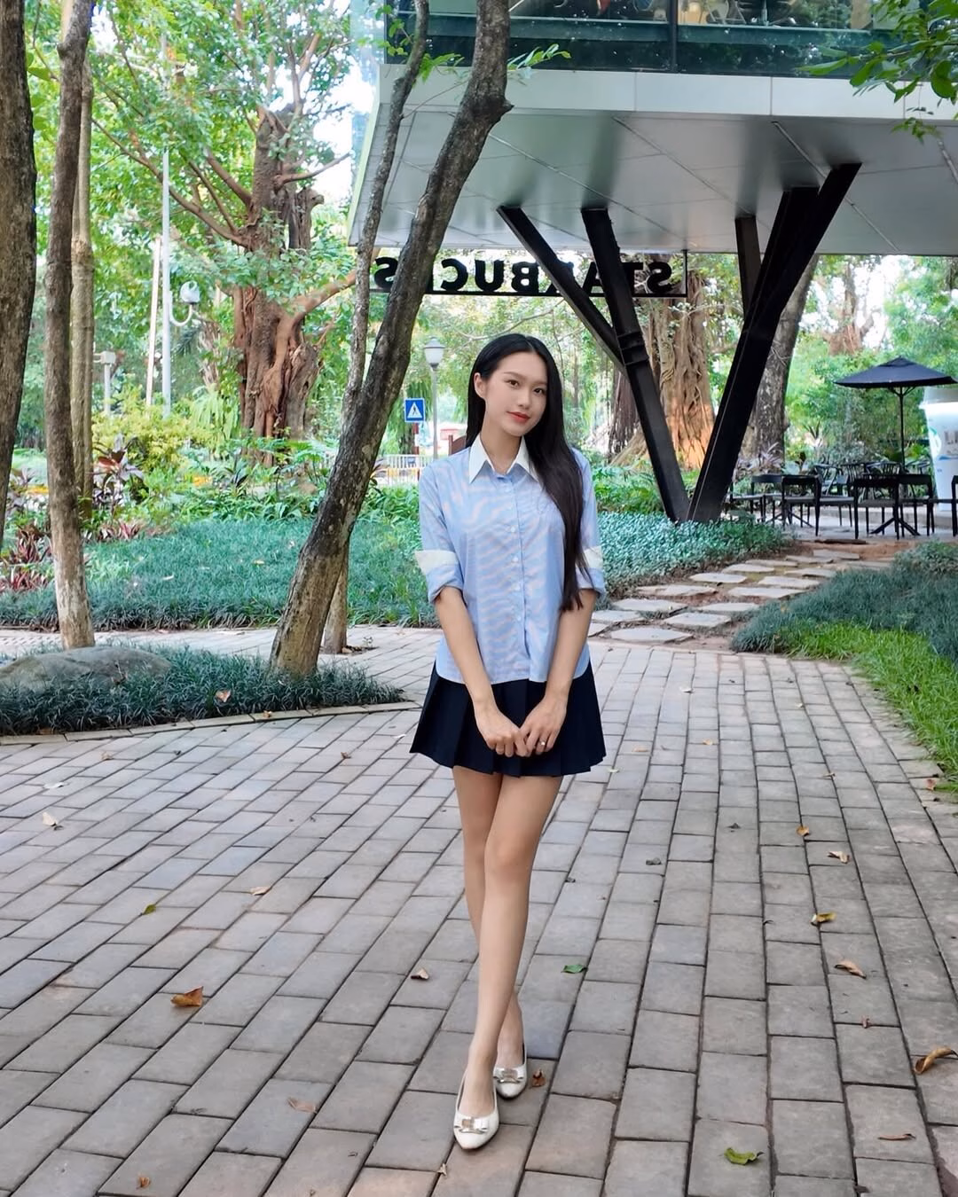 Tiểu thư Doãn Hải My mê áo sơ mi như điếu đổ, luôn ưu tiên tông màu sáng để tôn da và hack dáng- Ảnh 16.