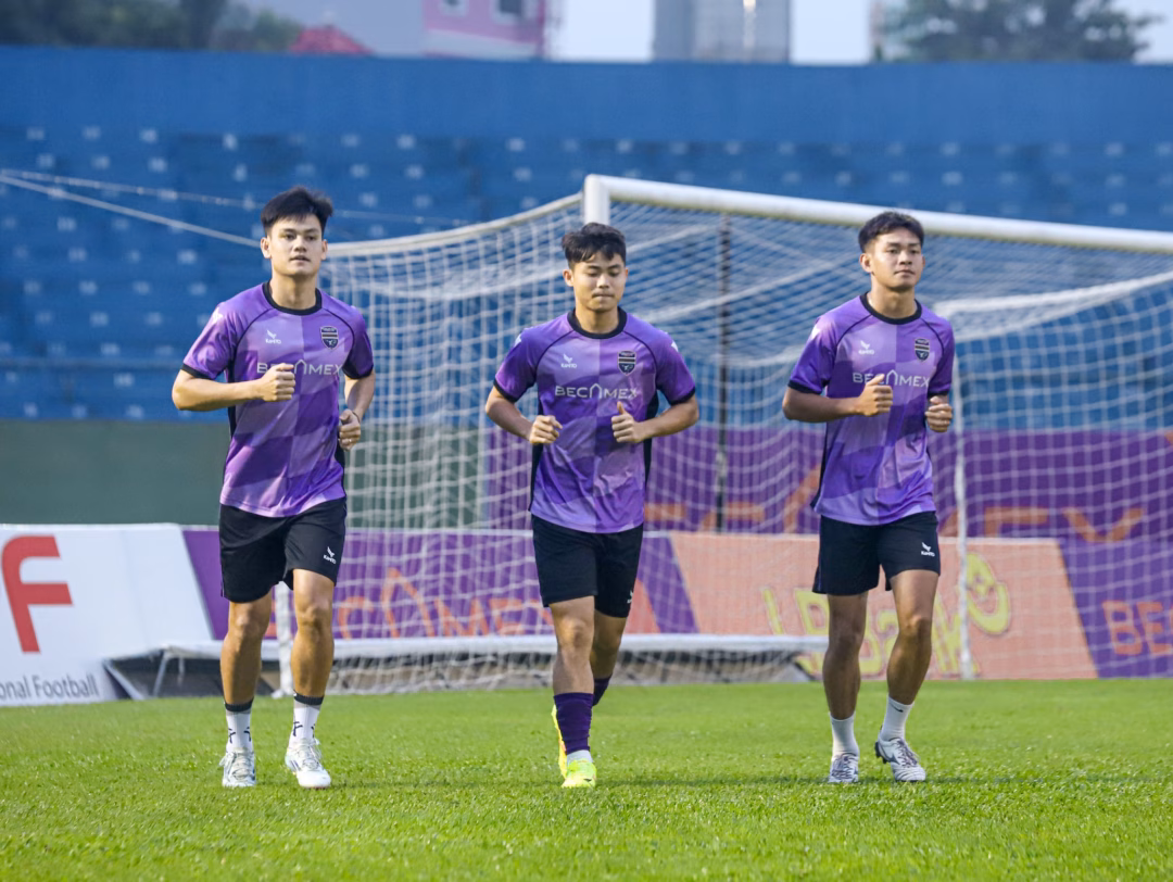 Tiền đạo ngoại tốp đầu V-League ‘Tôi sẽ bùng nổ với Nam Định ở Siêu Cúp Quốc gia’ Ảnh bài viết Điểm tin bóng đá Việt Nam 20/9: Becamex TPHCM phủ nhận việc nợ lương; Hà Nội FC thay đổi nhân sự thượng tầng