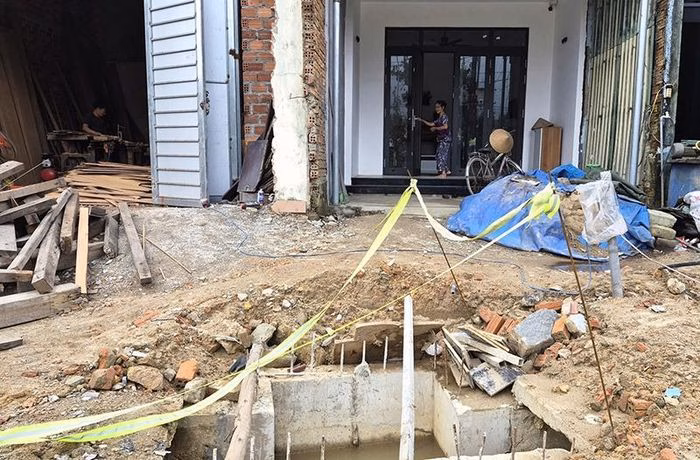 Đoạn đường Quốc lộ 14B tại H&ograve;a Tiến đang bị thi c&ocirc;ng chậm v&agrave; g&acirc;y &ocirc; nhiễm