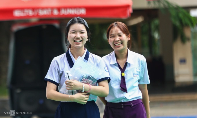 Thí sinh TP HCM thi tốt nghiệp THPT 2025 Thí sinh TP HCM thi tốt nghiệp THPT 2025