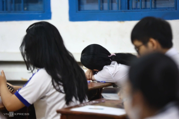Thí sinh trước giờ thi Ngữ văn
