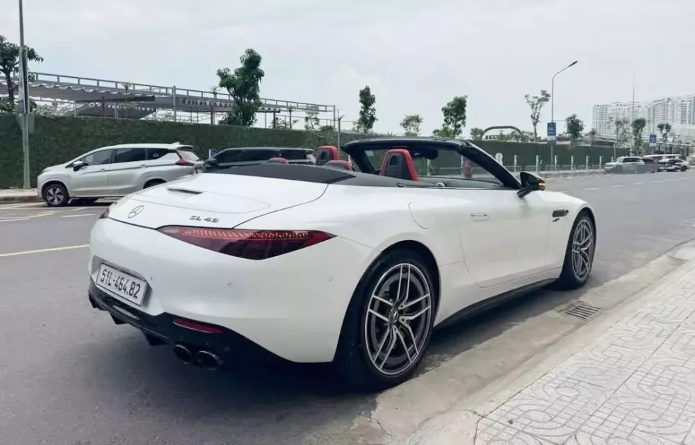 Mercedes-AMG SL43 nội thất