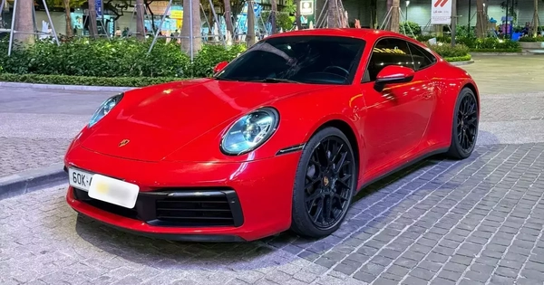 Porsche 911 màu đỏ Porsche 911 màu đỏ