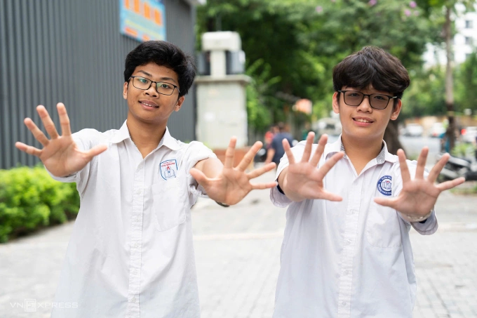 Học sinh sau khi hoàn thành kỳ thi vào lớp 10 Học sinh sau khi hoàn thành kỳ thi vào lớp 10