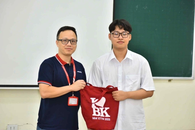Thí sinh xét tuyển tài năng năm 2024 Thí sinh xét tuyển tài năng năm 2024 tại Đại học Bách khoa Hà Nội