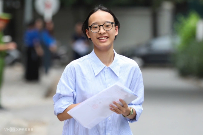 Thí sinh thi vào lớp 10 Thí sinh thi vào lớp 10 tại điểm thi THCS Thanh Xuân Trung