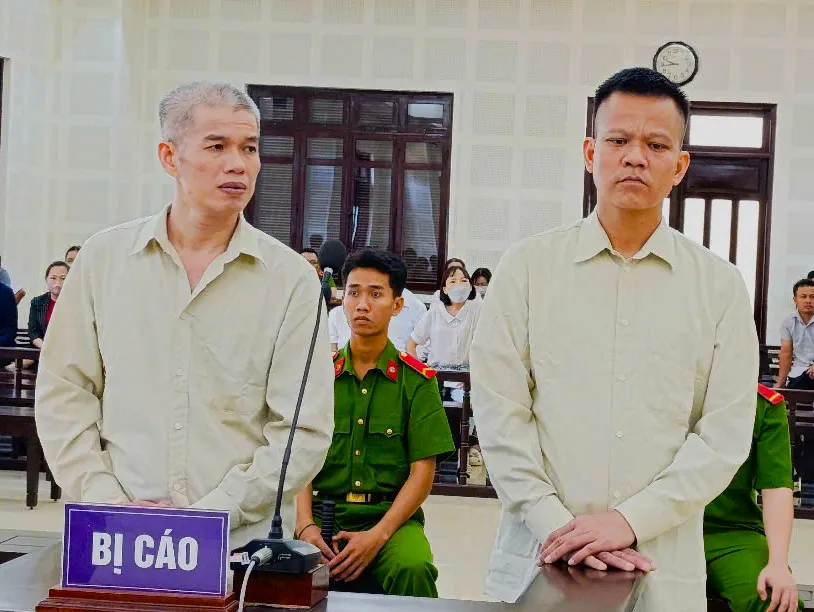 Điền và Nghị tại phiên tòa Hai đối tượng tại phiên tòa