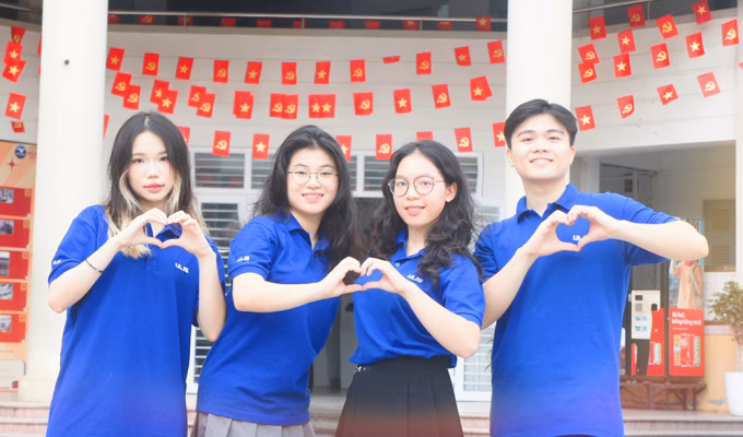 Sinh viên trường Đại học Ngoại ngữ Sinh viên trường Đại học Ngoại ngữ