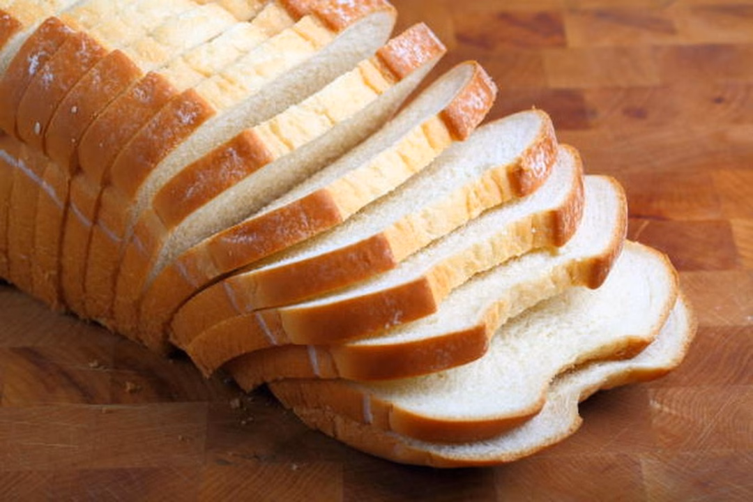 Bánh mì trắng khiến lượng đường huyết dao động thất thường.