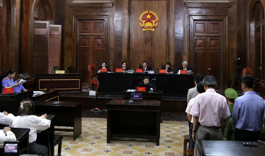 Phiên tòa hình sự tại TAND TP.HCM Quang cảnh một phiên tòa hình sự tại TAND TP.HCM