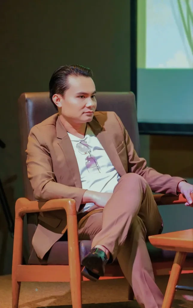 Ca sĩ Đình Nguyễn và ca khúc Mối tình không tên