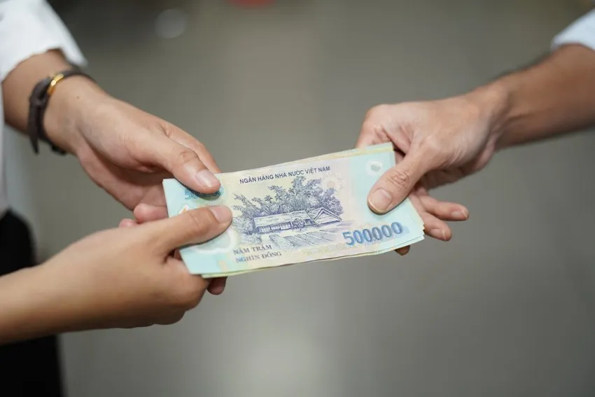 Ảnh minh họa kien-doi-tien-ban-gai-cu-viet-kieu-my-duoc-nhan-lai-gan-3-500-usd.jpeg