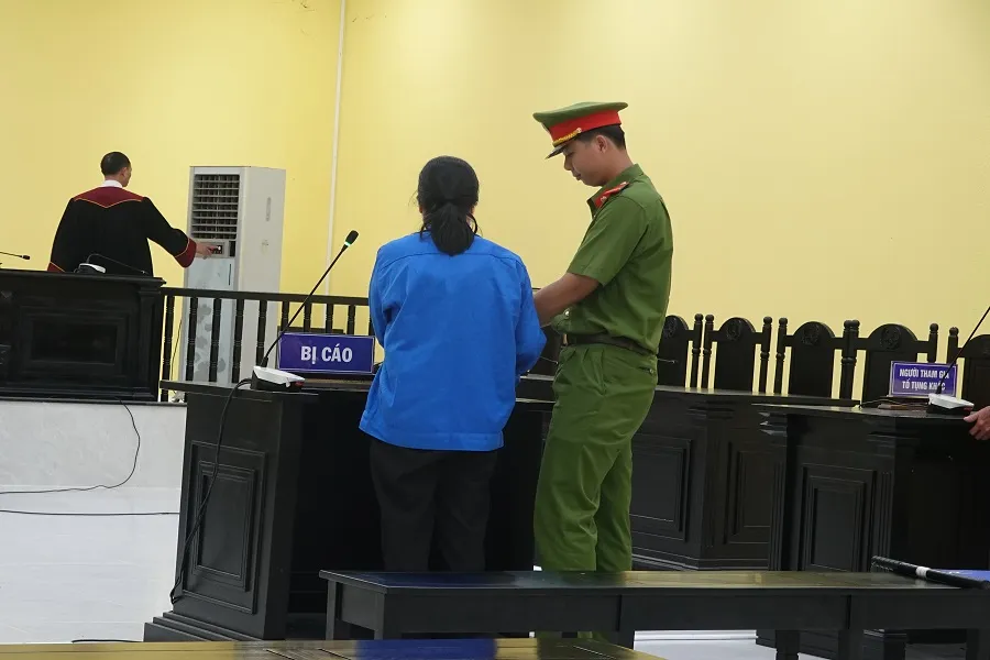 Toà tuyên tiếp tục tạm giam bị cáo Ngọt Toà tuyên tiếp tục tạm giam bị cáo Ngọt