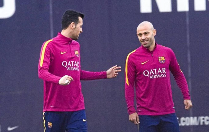 Javier Mascherano và Sergio Busquets Javier Mascherano và Sergio Busquets thời còn thi đấu cho Barca