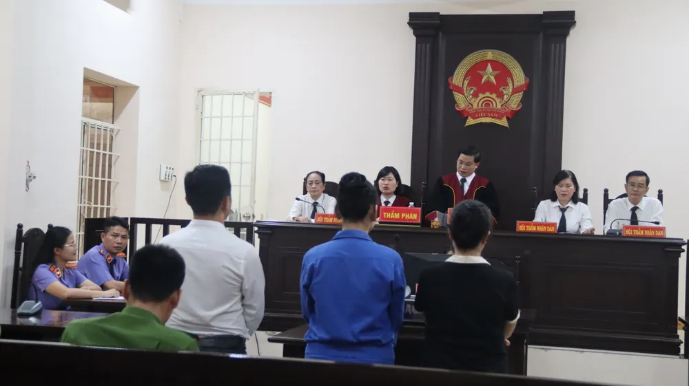HĐXX tuyên án HĐXX tuyên án