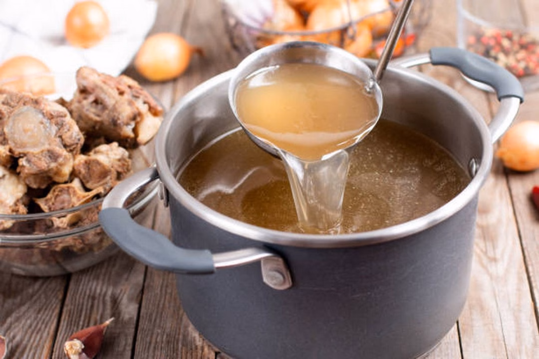 Nước hầm xương chứa collagen Nước hầm xương chứa collagen