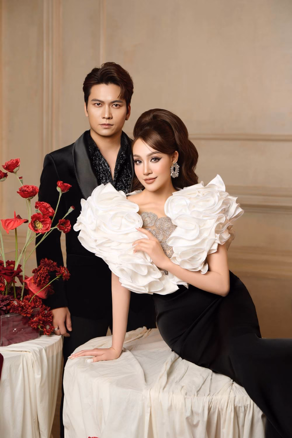 Cặp đôi ca sĩ Minh Quân và Thu Thủy cùng con gái Cặp đôi ca sĩ Minh Quân và Thu Thủy cùng con gái