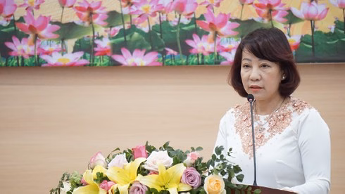 Bà Vũ Thị Thu Thủy phát biểu Bà Vũ Thị Thu Thủy phát biểu tại buổi lễ