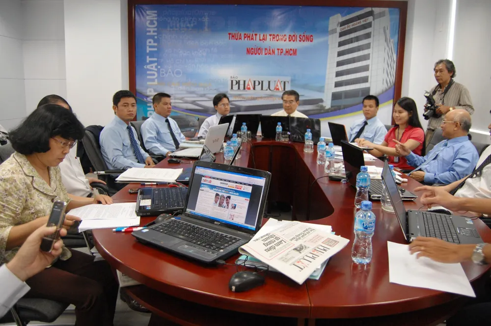 Năm 2011 báo Pháp Luật TP.HCM tổ chức giao lưu trực tuyến “Thừa phát lại trong đời sống người dân TP.HCM” để người dân hiểu rõ hơn về chế định Thừa phát lại trong đời sống hằng ngày. Tuyên truyền về TPL.jpg