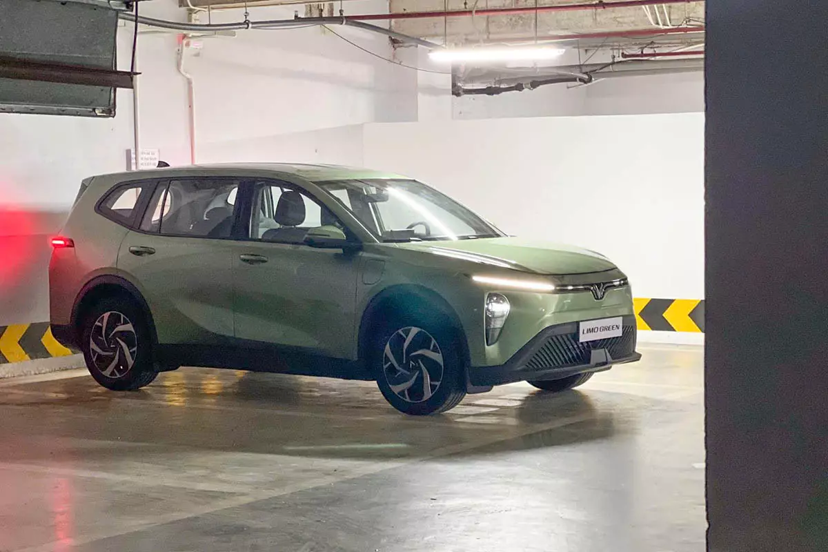 Ngoại thất VinFast Limo Green Hình ảnh ngoại thất thực tế của VinFast Limo Green