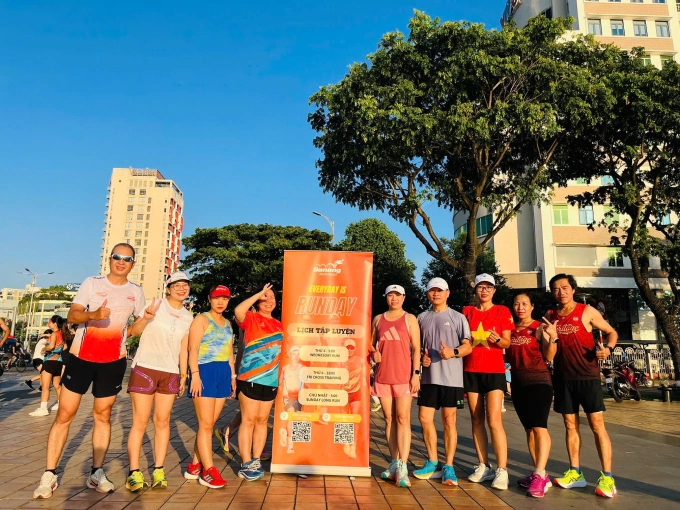 Các thành viên Đà Nẵng Runners trong một buổi chạy