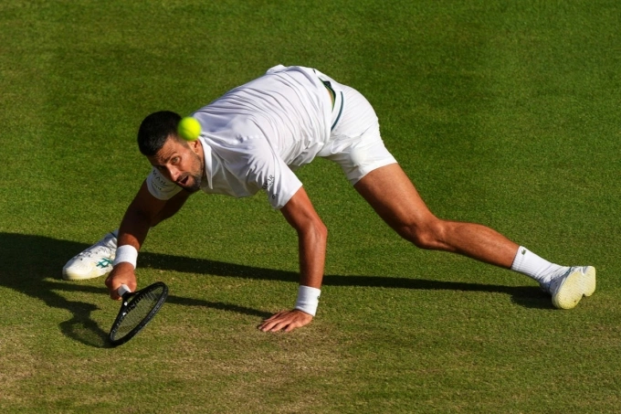Djokovic tại tứ kết Wimbledon