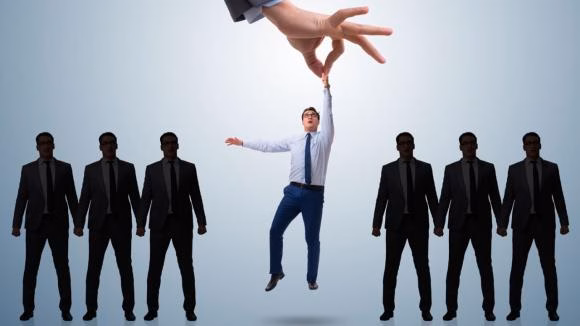 cắt giảm nhân sự, sa thải, sa thải nhân viên chăm chỉ