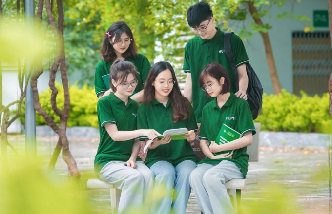 Sinh viên trường Đại học Y tế công cộng Sinh viên trường Đại học Y tế công cộng