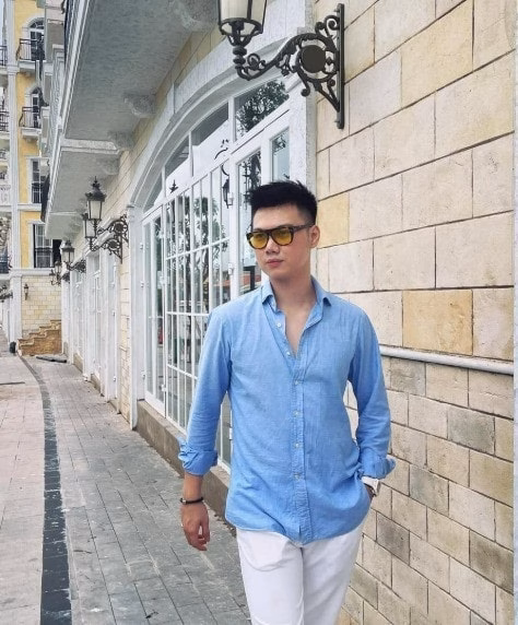 Nam Vlog có vẻ ngoài điển trai Nam Vlog có vẻ ngoài điển trai